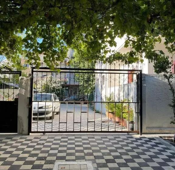ペンション Shengjin Villa Kastrati Ergen