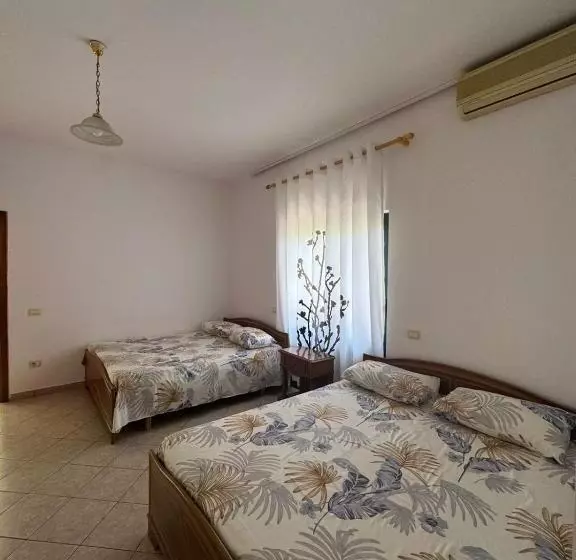 ペンション Shengjin Villa Kastrati Ergen