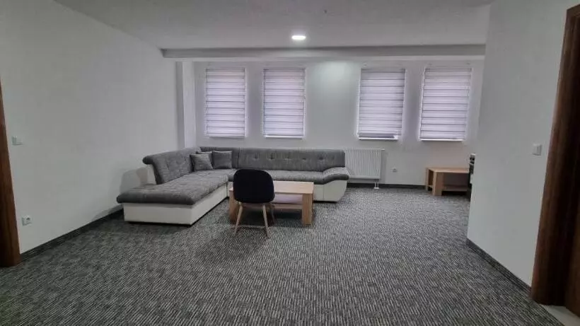 Poslovno Edukativni Centar