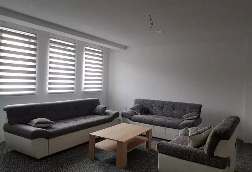 Poslovno Edukativni Centar