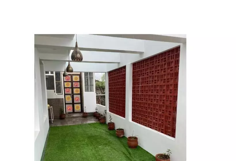 リゾートホテル Sri Vari̇ Studio Apartments