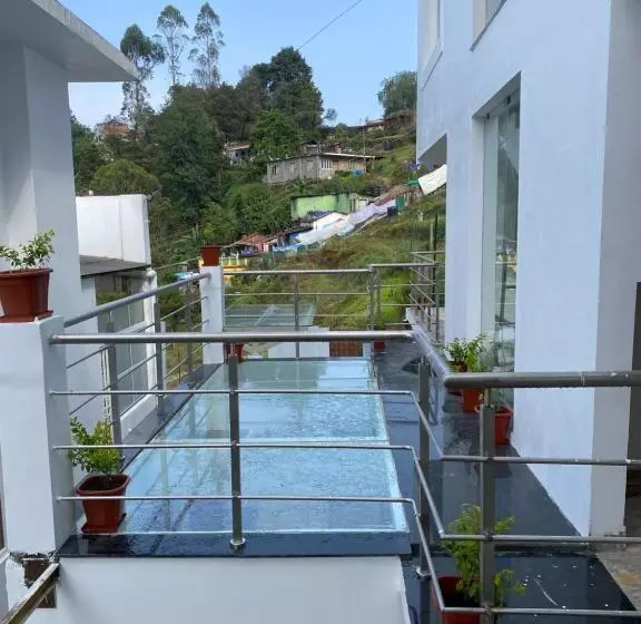 リゾートホテル Sri Vari̇ Studio Apartments