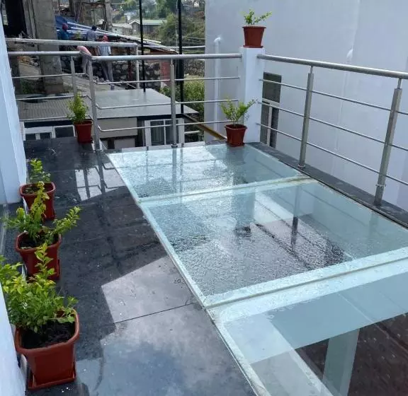 リゾートホテル Sri Vari̇ Studio Apartments