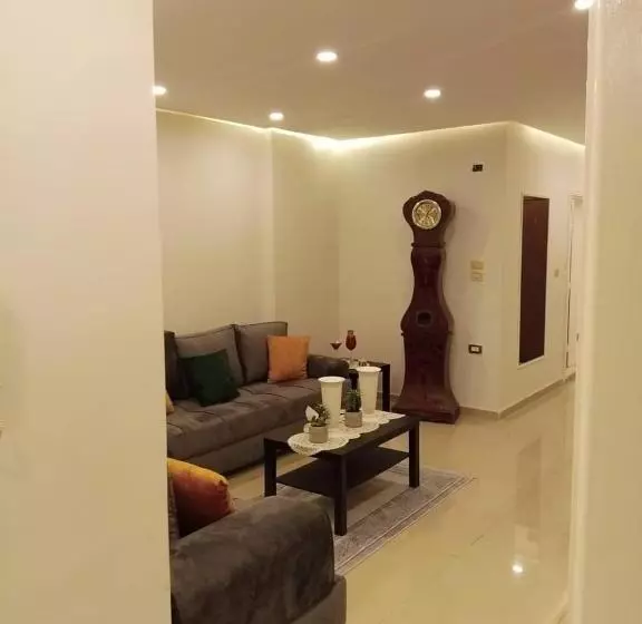 هاستل Roman Inn