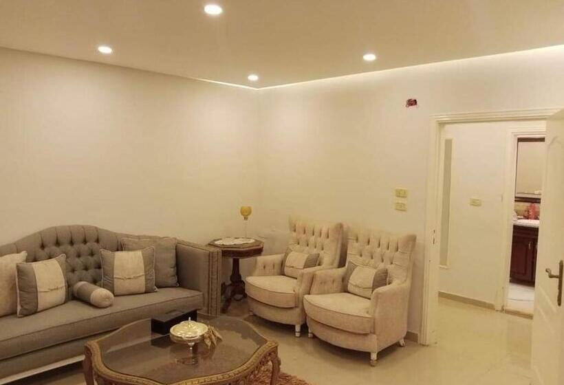 هاستل Roman Inn