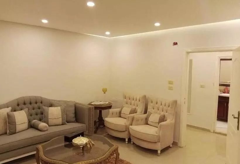 هاستل Roman Inn