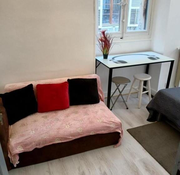 Bed and Breakfast Boigne Insolite