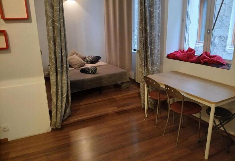 Bed and Breakfast Boigne Insolite