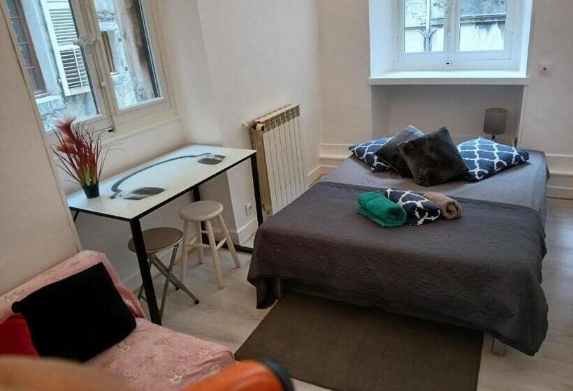 Bed and Breakfast Boigne Insolite