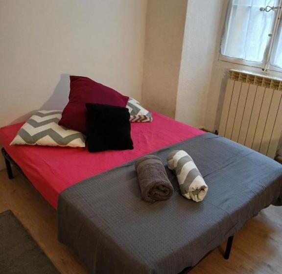 Bed and Breakfast Boigne Insolite