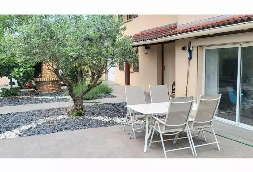 ベッドアンドブレックファースト Escapade Relaxante Jonage