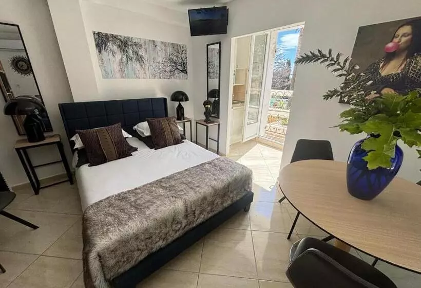 Aamiaismajoitus (B&B) Villa Belle Epoque Saint Raphaël