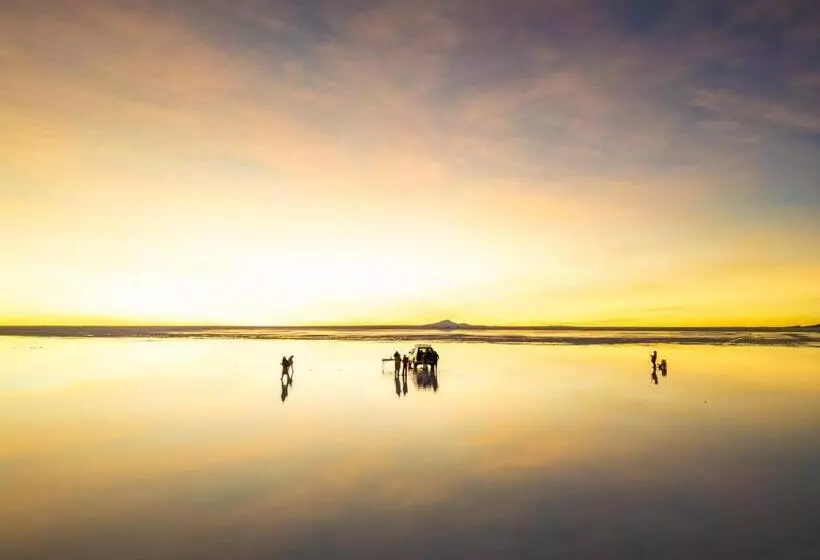 هتل Hostal Beds Of Salt Ga