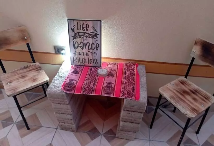 هتل Hostal Beds Of Salt Ga