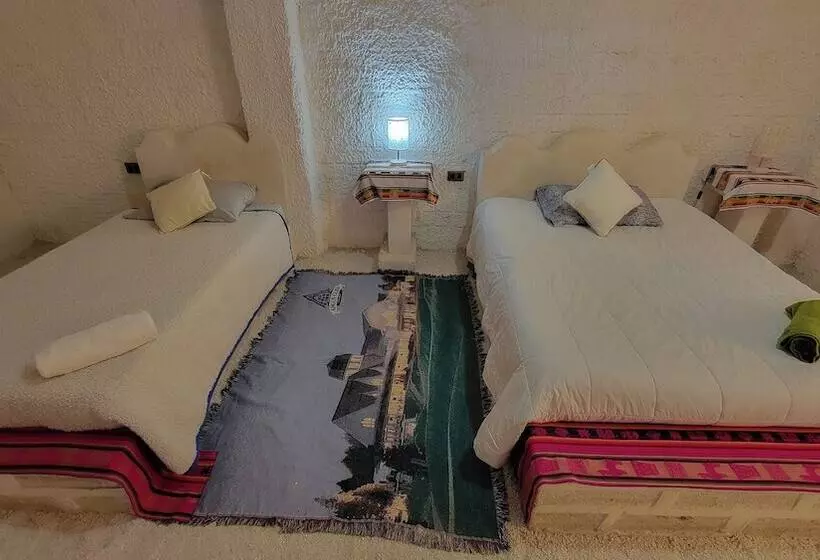 هتل Hostal Beds Of Salt Ga