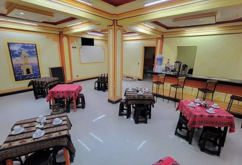 هتل Hostal Beds Of Salt Ga