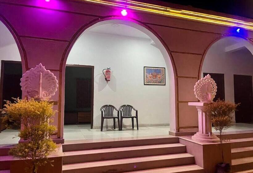 ホテル La Pahi Palace Banquet And Resort