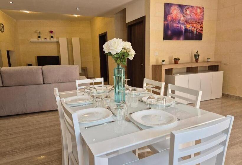 پانسیون Hacienda Farmhouse By The Nest