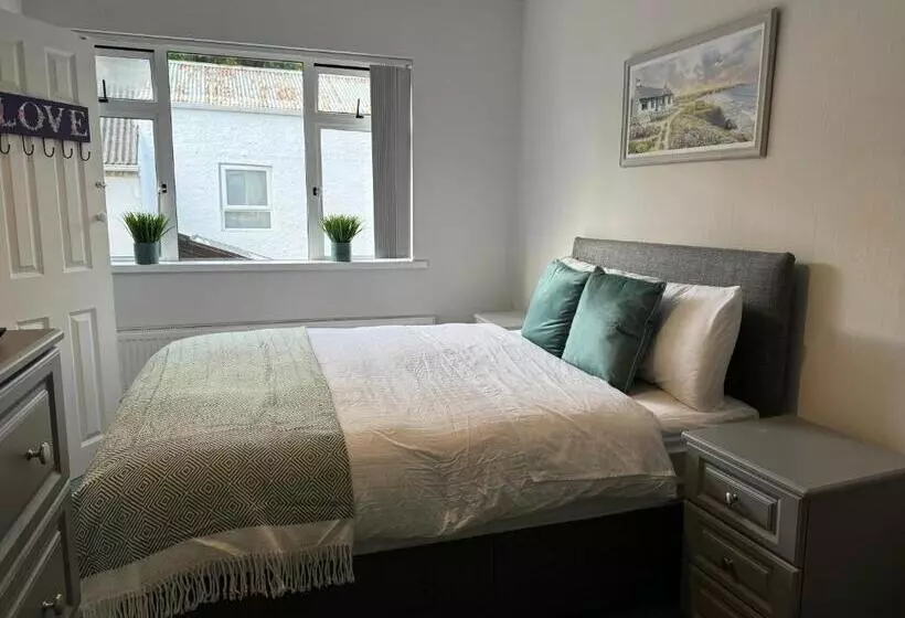 پانسیون Riverside House