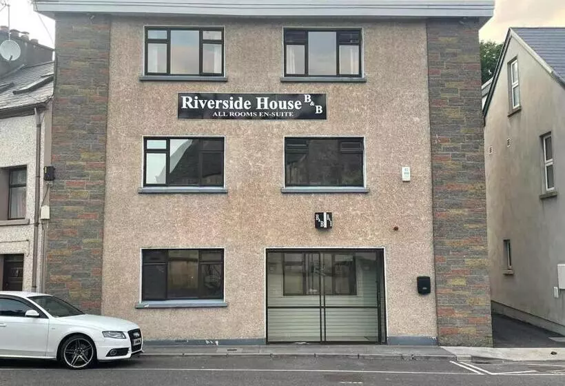 پانسیون Riverside House