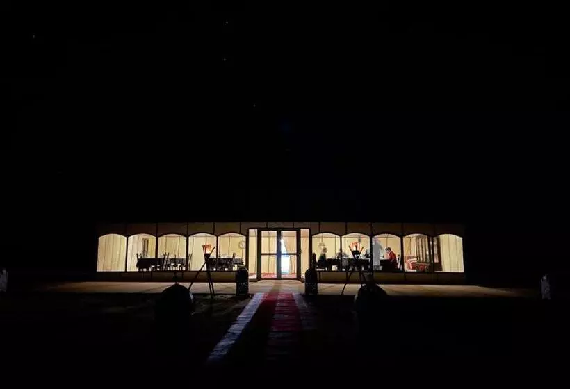 پانسیون Sahara Dunes Luxury Camp