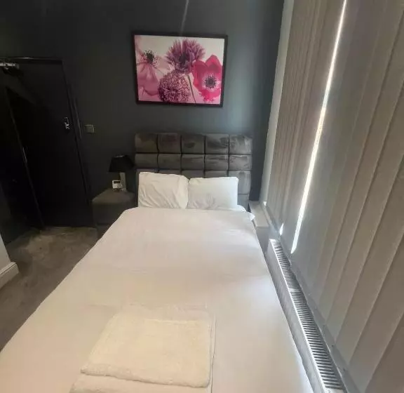 Majatalo Town Centre En Suite Room 1