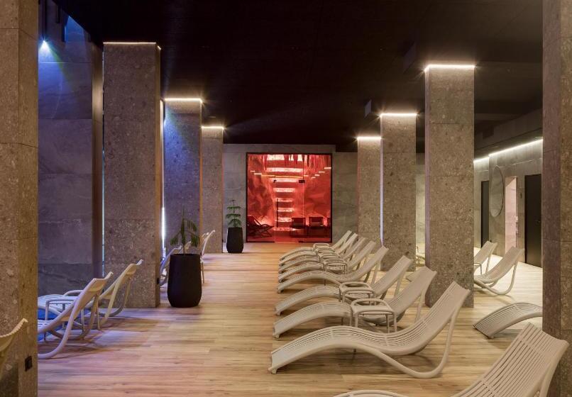 호텔 Apartel Skhidnytsya