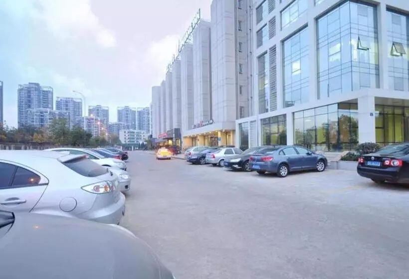 هتل Jinjiang Inn Wuhan Dunkou Sports Center Dongfeng Company Metro Station
