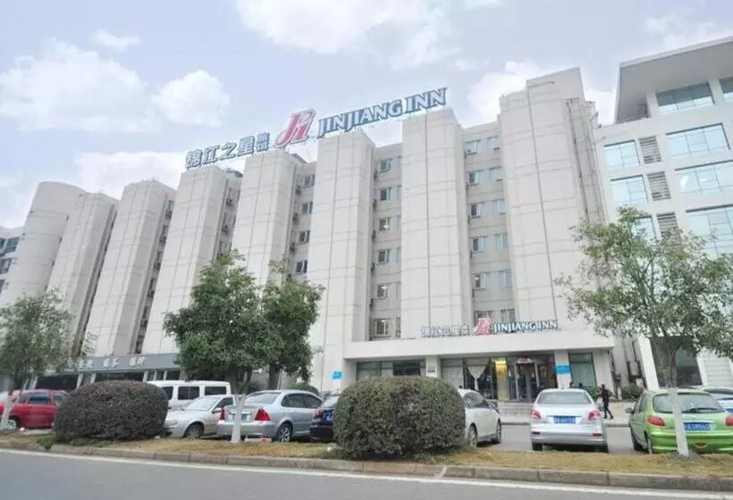 هتل Jinjiang Inn Wuhan Dunkou Sports Center Dongfeng Company Metro Station