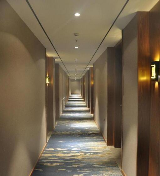 Hotelli Yitel Collection Collection Shenyang North Railway Station South Square