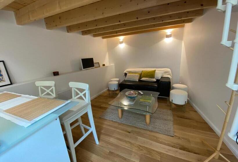 住宿加早餐  Chambre D Hôtes Indépendante Les Agaphantes