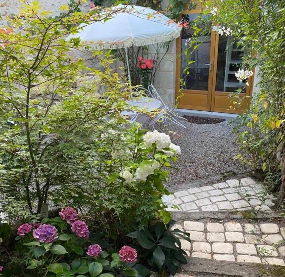 住宿加早餐  Chambre D Hôtes Indépendante Les Agaphantes