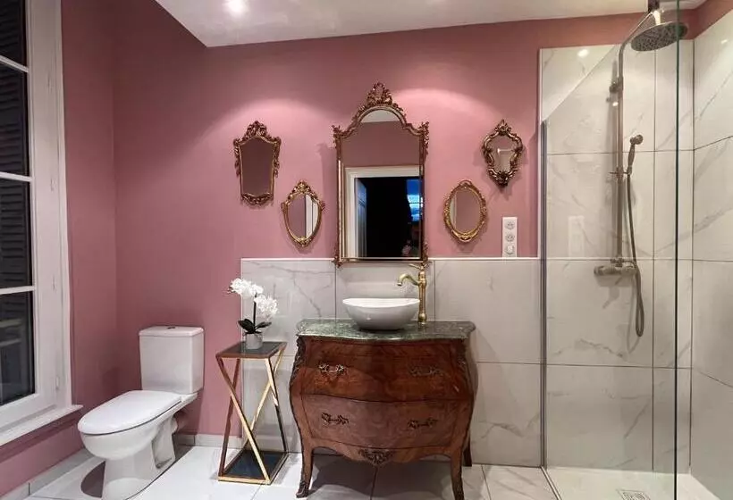 Aamiaismajoitus (B&B) Château De Marigny