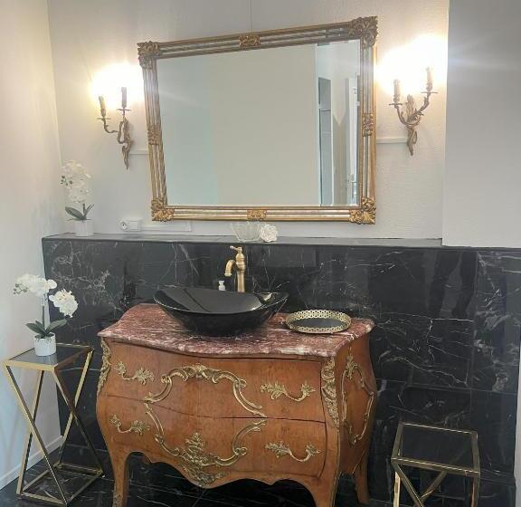 ベッドアンドブレックファースト Château De Marigny