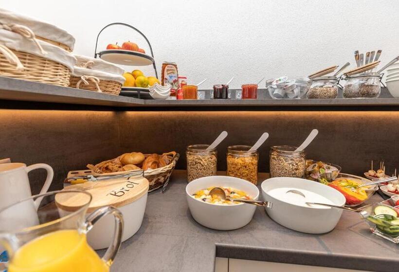 Bed and Breakfast D Hoamatliab