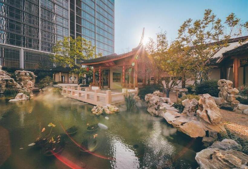 苏州山塘街华贸姑苏里酒店公寓