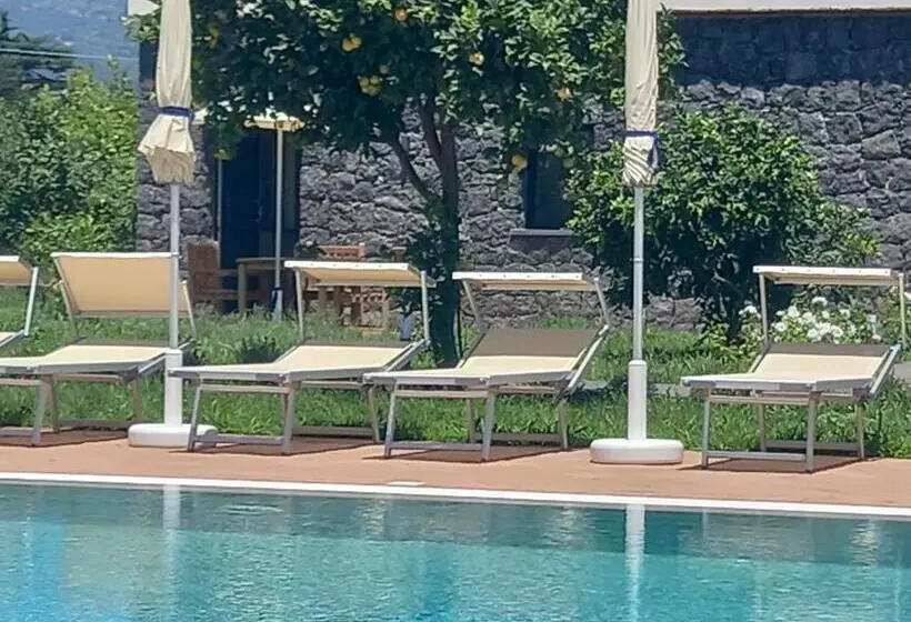 ホテル Agriturismo Lumia Resort