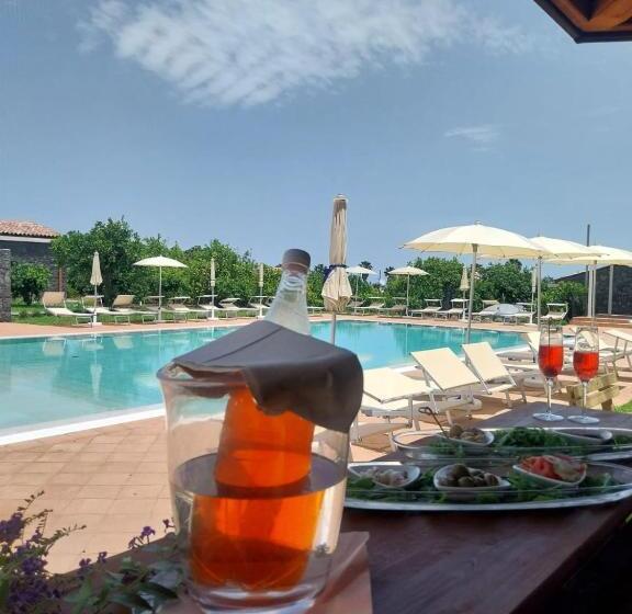 هتل Agriturismo Lumia Resort