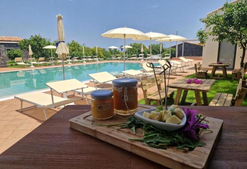 هتل Agriturismo Lumia Resort