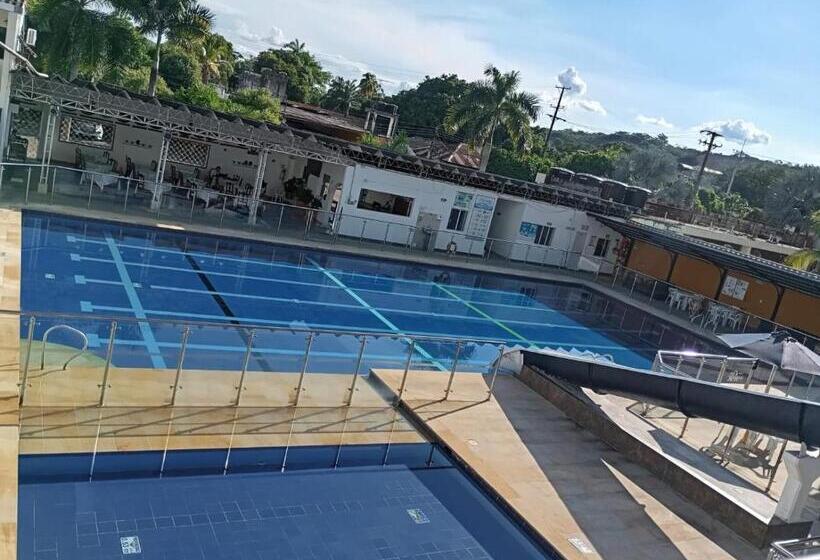 هتل Agua Azul Melgar Tolima