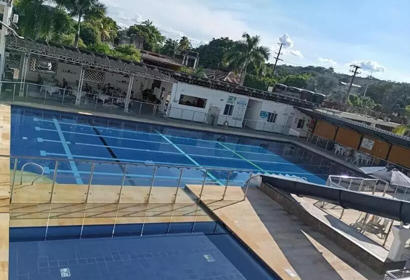 هتل Agua Azul Melgar Tolima