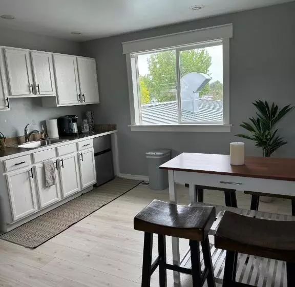 Moon River Park Room