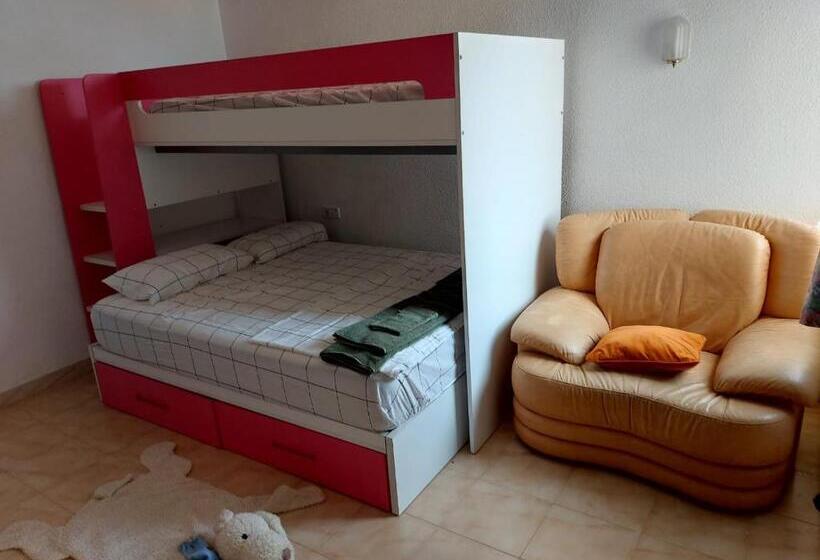 پانسیون Amazing View Villa