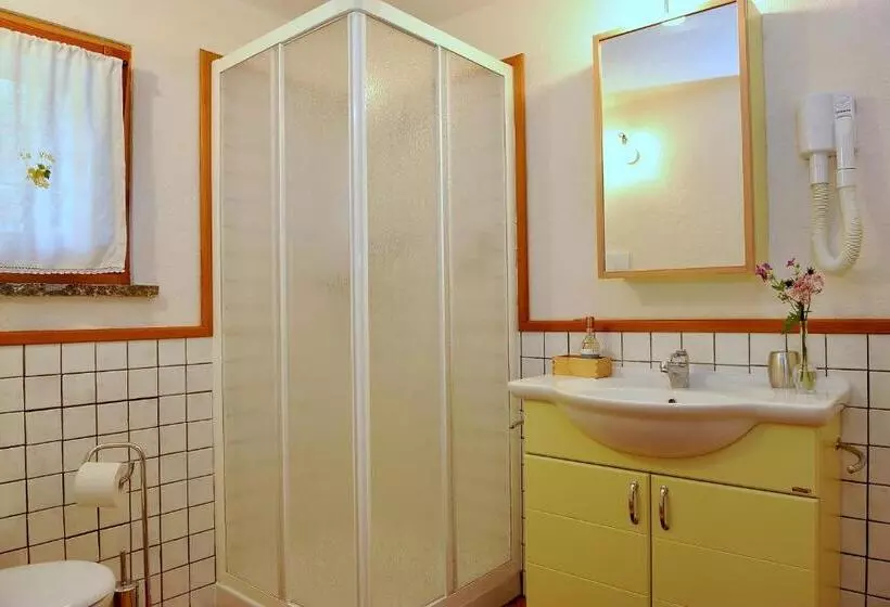 ペンション La Vrille   Chambres D Hôtes