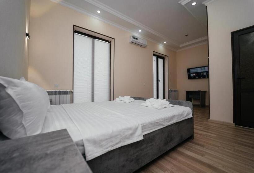 مبيت وإفطار Zaal