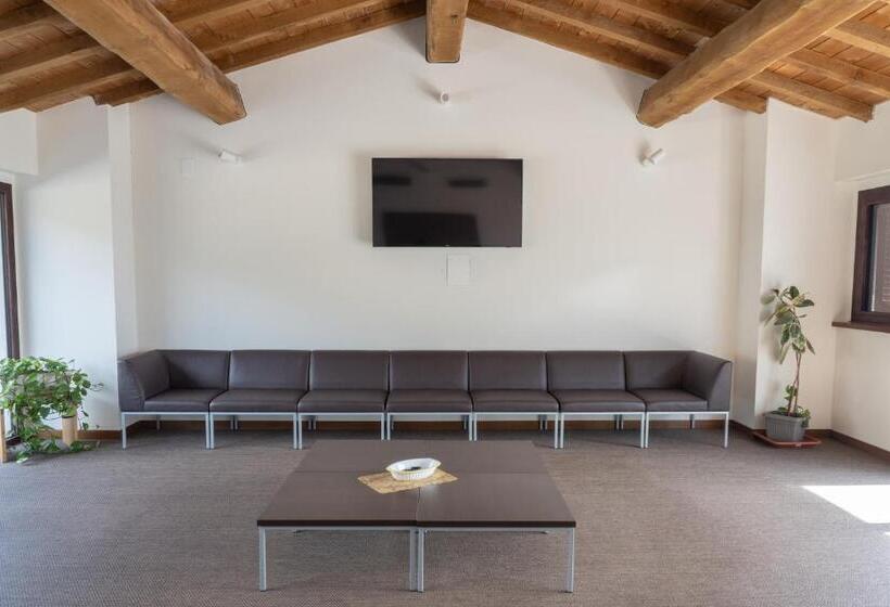 בית מלון כפרי Domus Laetitiae Assisi