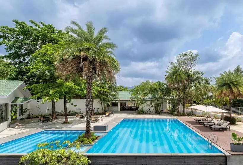 ホテル Energise Soul Retreat Trimbakeshwar Nashik