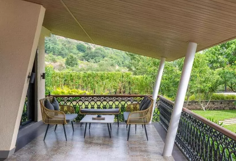 ホテル Energise Soul Retreat Trimbakeshwar Nashik