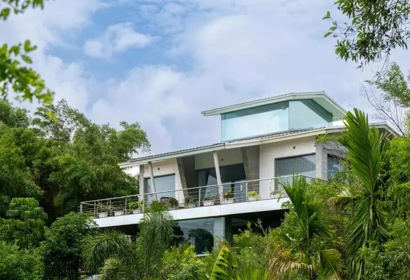 ホテル Energise Soul Retreat Trimbakeshwar Nashik