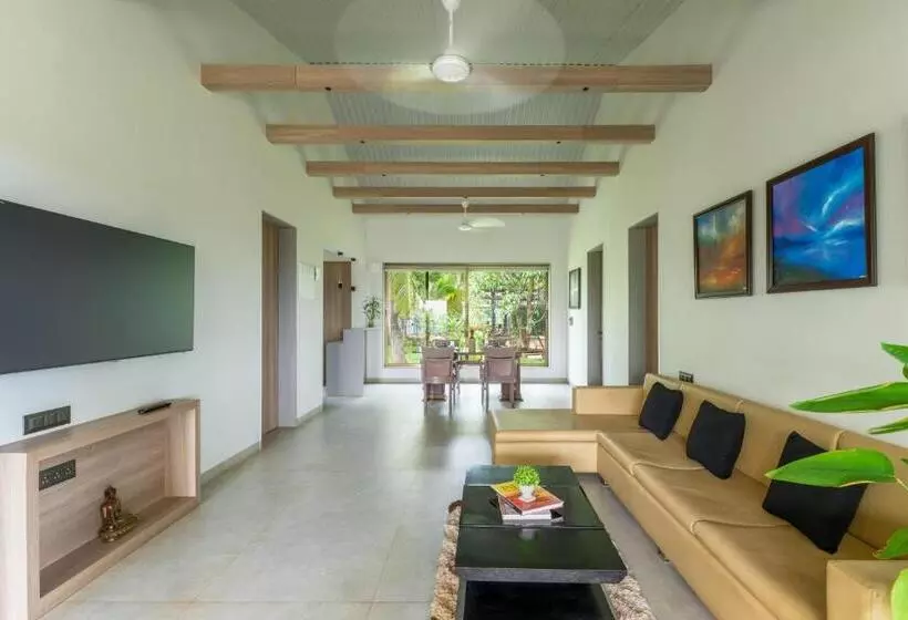 ホテル Energise Soul Retreat Trimbakeshwar Nashik